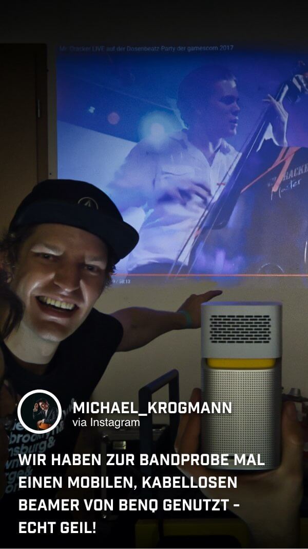 Mit dem tragbaren Mini Beamer GV1 von BenQ sorgt @michael_krogmann für Festival-Stimmung